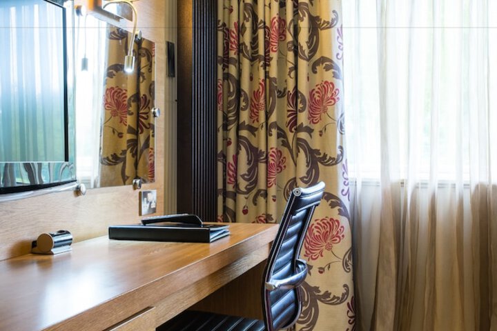Room 5 of 72