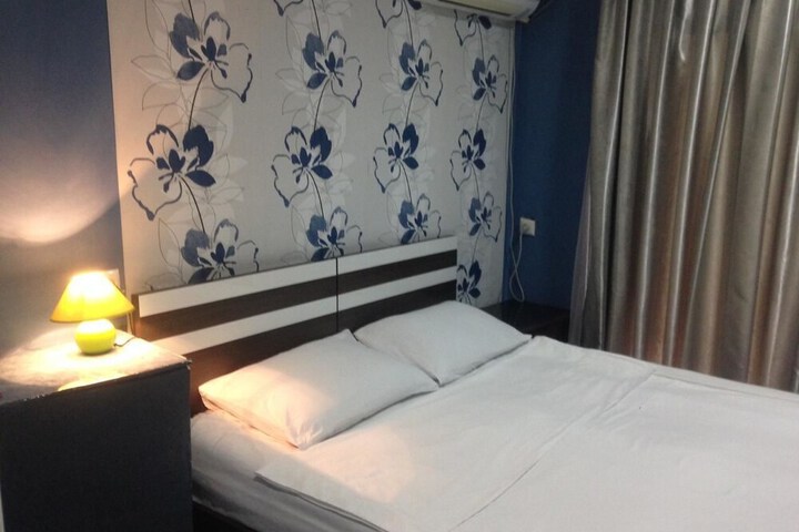 Room 7 of 17