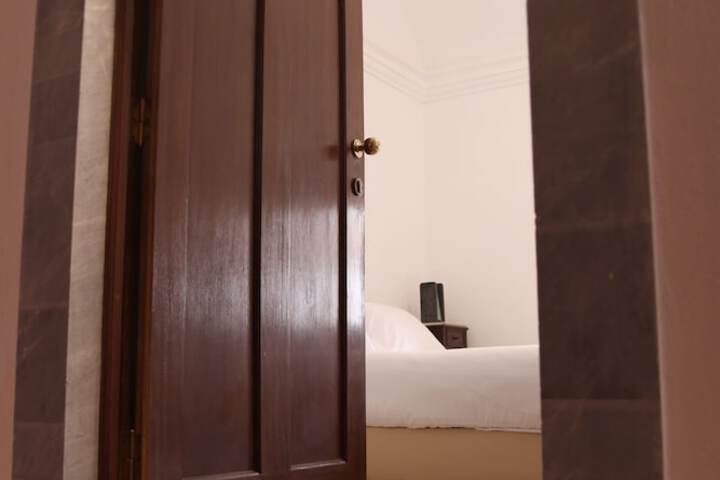 Room 7 of 25