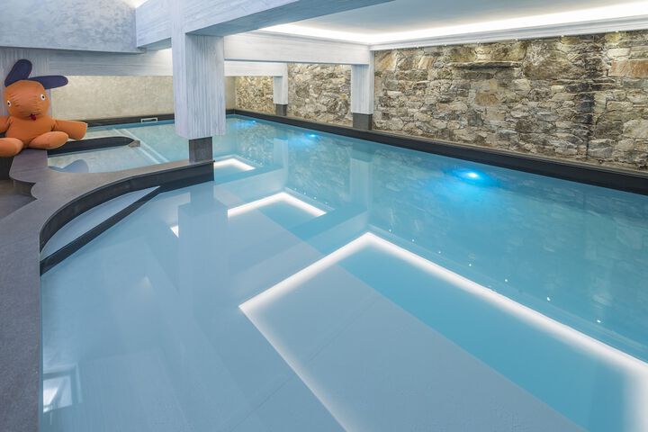 Pool 42 of 107