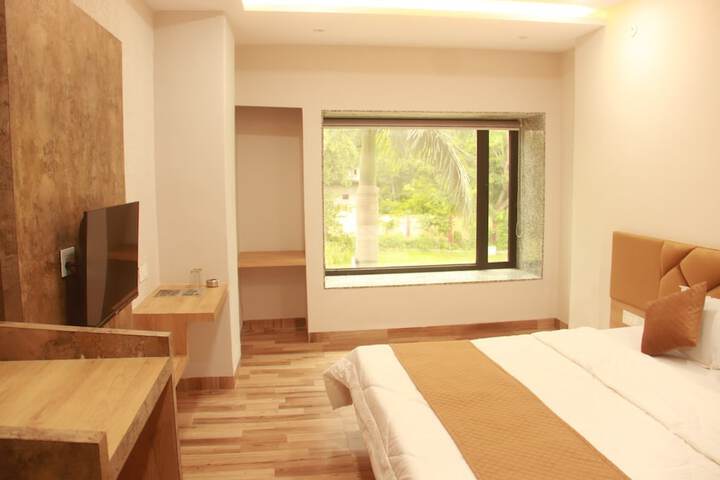 Room 12 of 38
