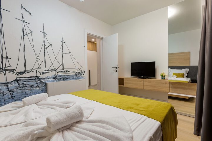 Room 10 of 78