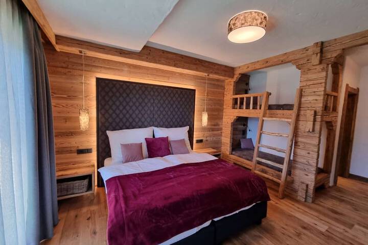 Room 6 of 37