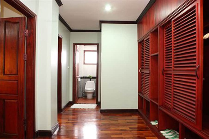 Room 12 of 31