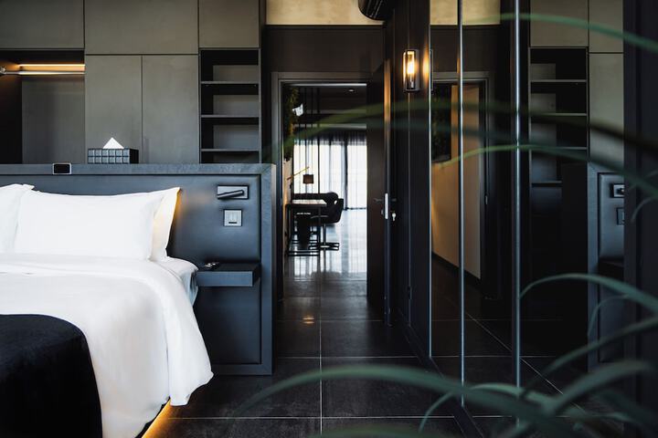 Room 29 of 65