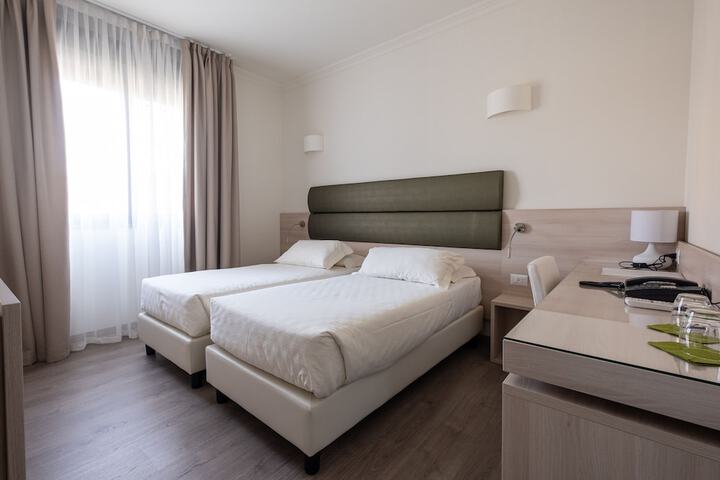 Room 17 of 31