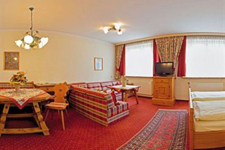 Room 12 of 44