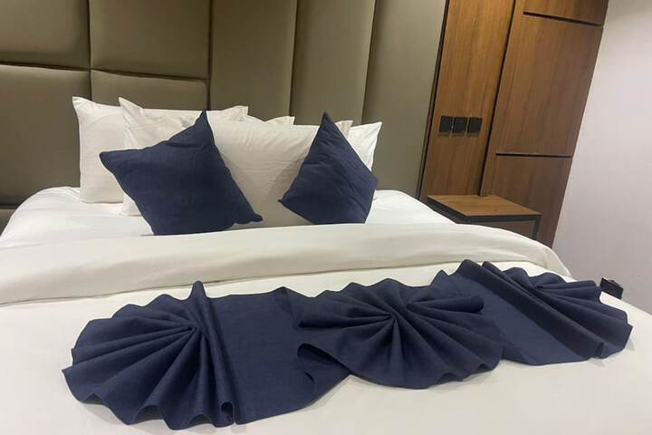 Room 10 of 21
