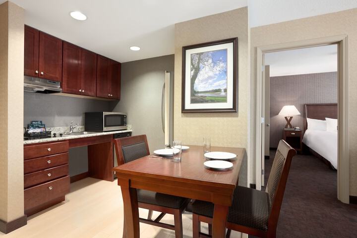 1 King Bed Studio Suite (3 of 7)