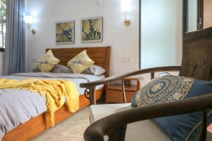 Room 52 of 69