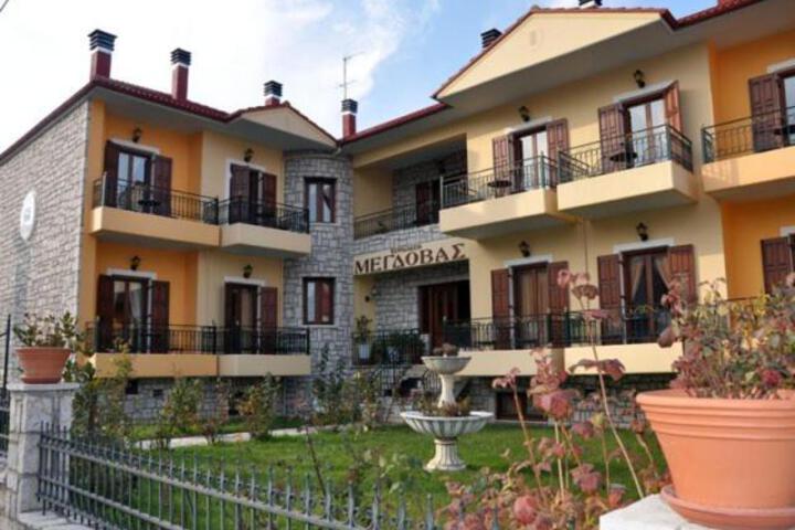 Megdovas Hotel