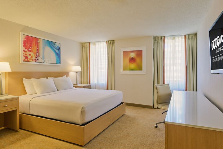 Chelsea Classic Room with 1 King Bed (38 of 54)