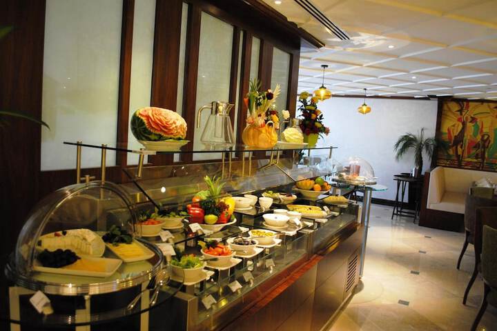 Dining 44 of 60