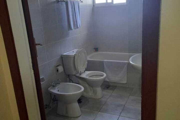 Room 4 of 6