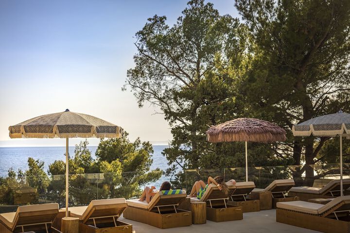 Sundeck 58 of 63