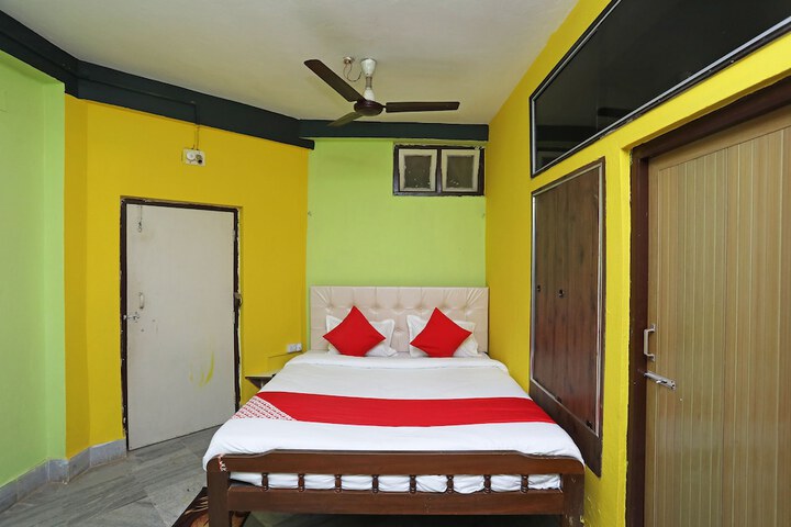 Room 13 of 20