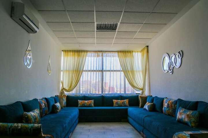 Room 10 of 19