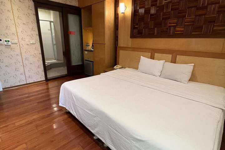 Room 30 of 79