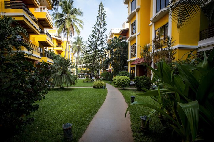 Hotel Exterior 75 of 79