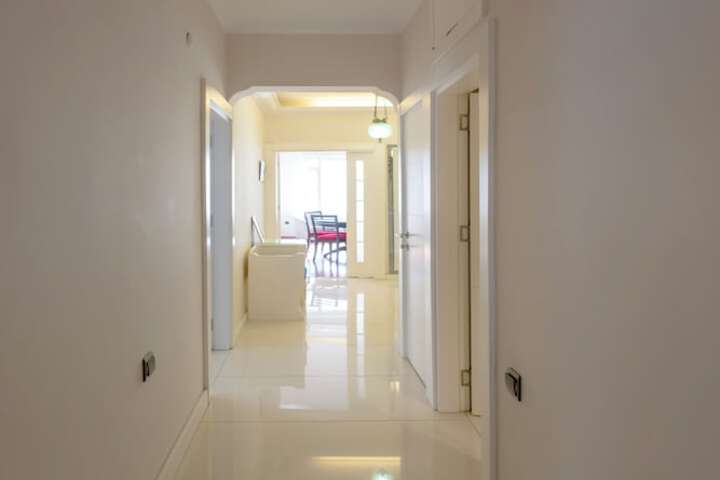 Room 28 of 271