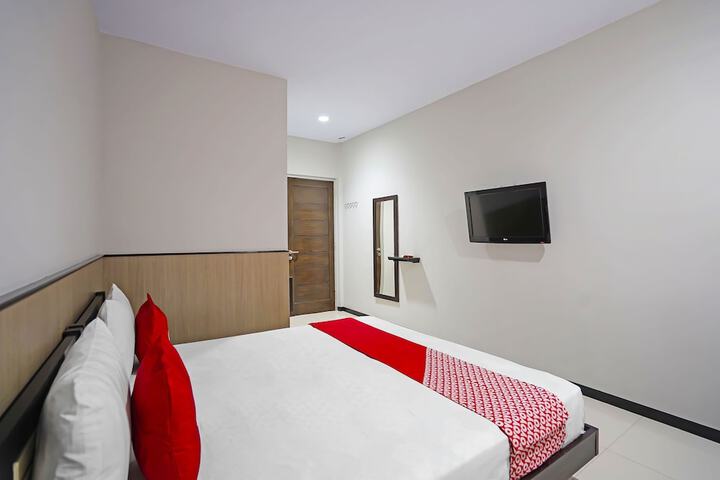 Room 14 of 25