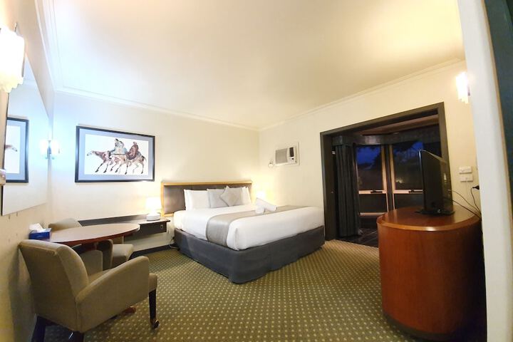 Room 7 of 24