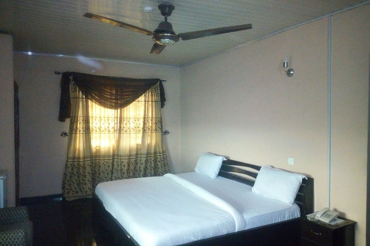 Room 8 of 13