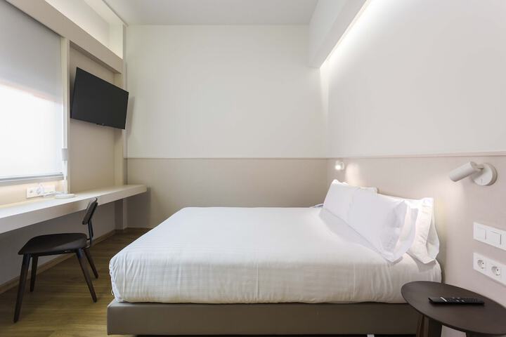 Room 10 of 43