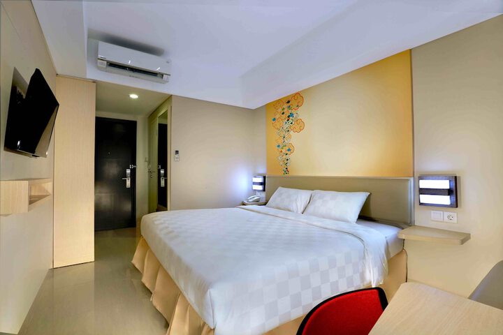 Room 9 of 38