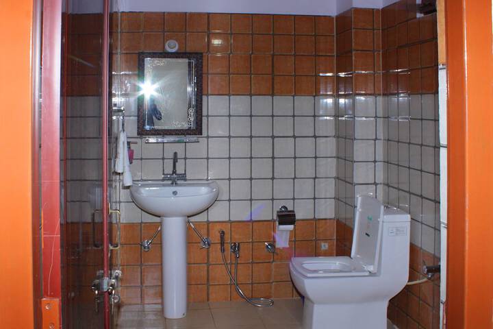 Room 11 of 37