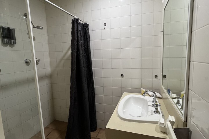 Room 73 of 95