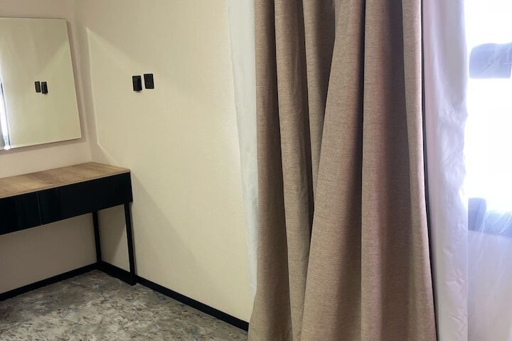 Room 5 of 24