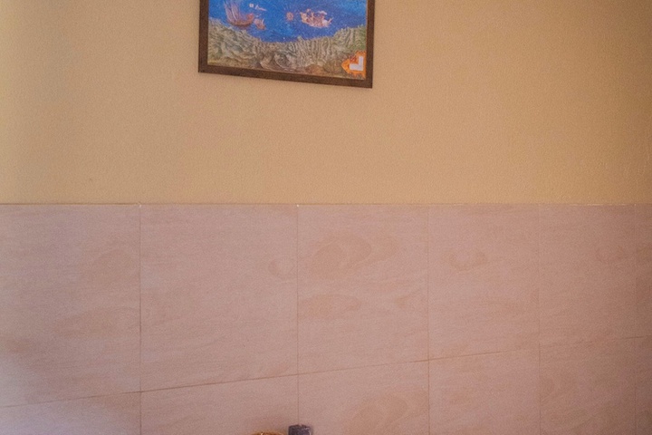Room 42 of 155