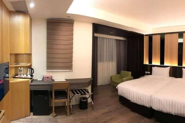 Room 6 of 21