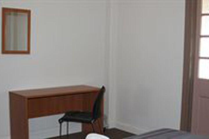 Room 6 of 13