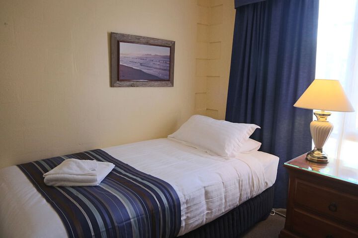 Room 176 of 244