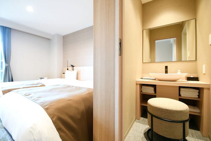 Room 12 of 48