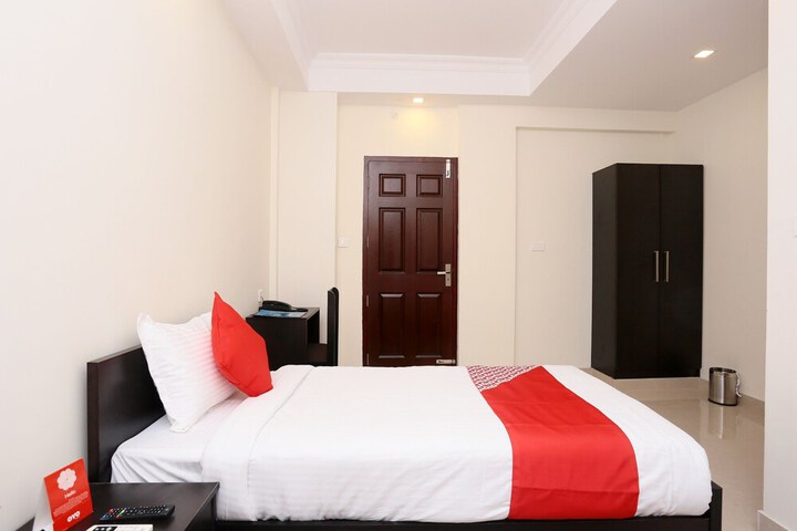 Room 32 of 60