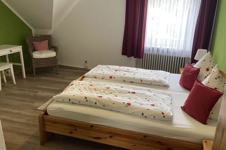 Room 9 of 30