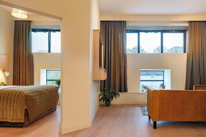 Room 5 of 48