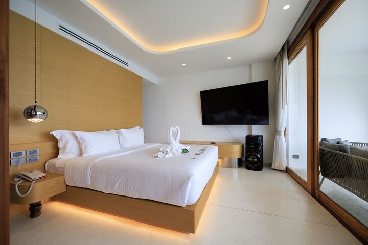 Room 4 of 118