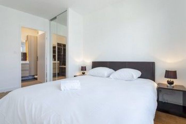 Room 7 of 19