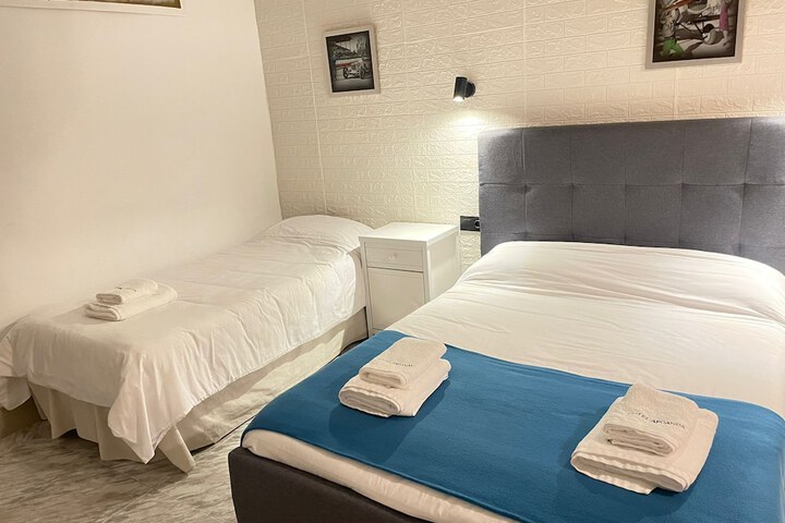 Room 52 of 121