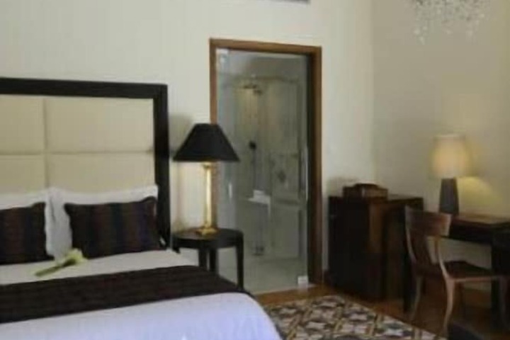 Room 4 of 30