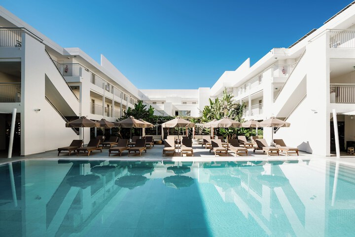 Pool Hotel
