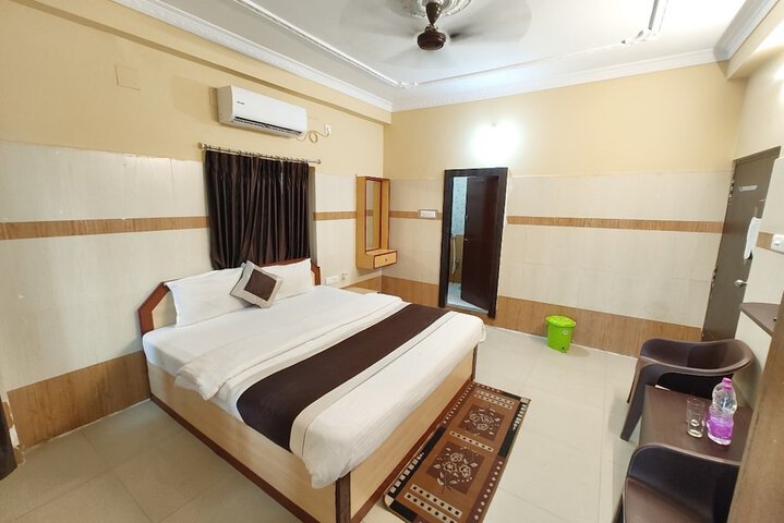 Room 6 of 18