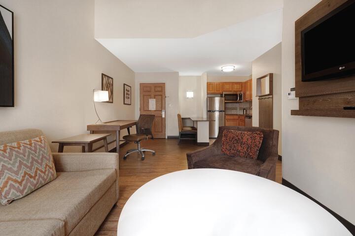 Suite Queen Size Bed (9 of 20)