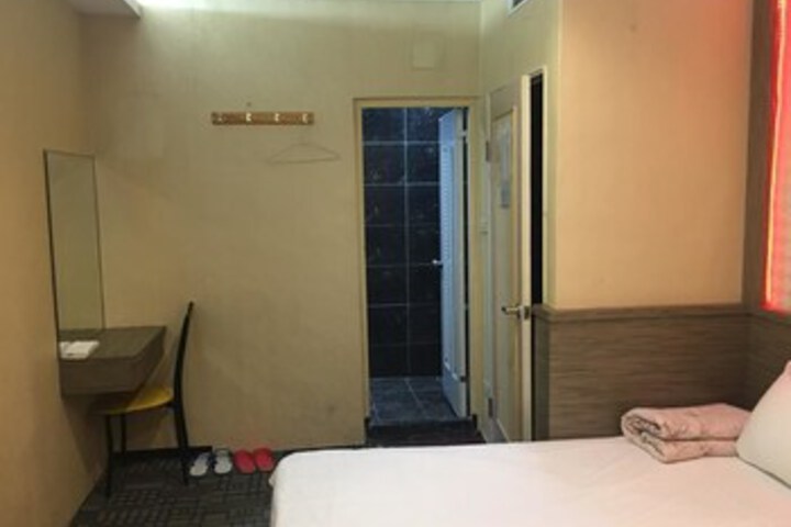 Room 16 of 23