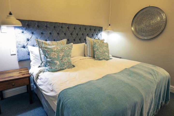 Room 5 of 68