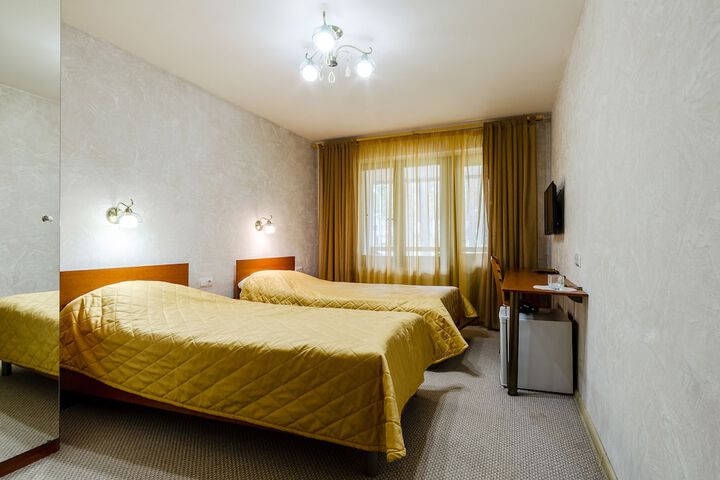 Room 4 of 37